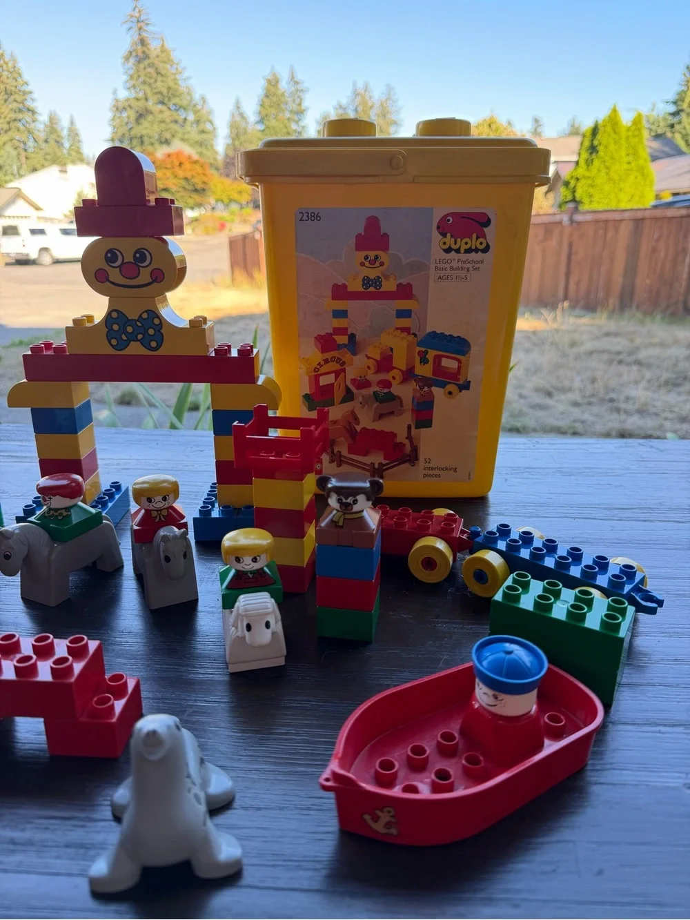 Lego DUPLO 2386 retired set with oversized bucket and extra blocks